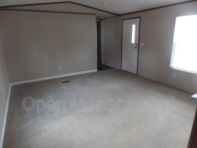 Building Photo - 356 Bayhead Dr