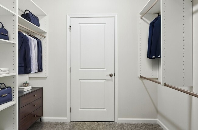 Building Photo - Village at Hinckley Oaks