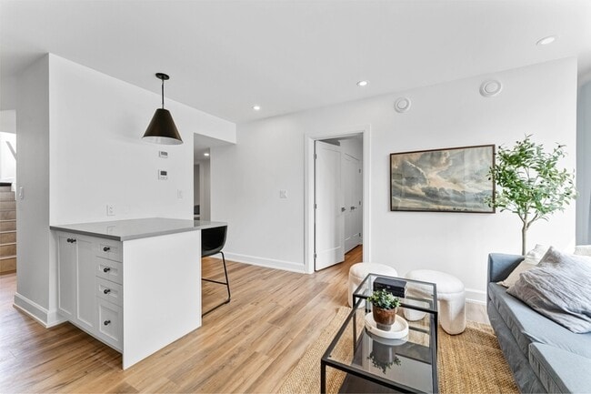 Building Photo - 153 Sanford Ave