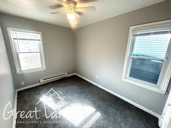 Foto del edificio - Lovely 2 bedroom / 1 bathroom house for re...
