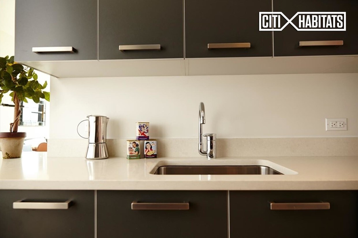 Building Photo - Pearson Court Square, The