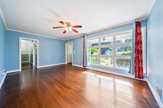 Foto del edificio - Cozy 4-Bedroom 2 bath home. MOVE -IN BY 12/31 AND RECEIVE HALF OFF FIRST MONTH'S RENT!!!!!!!