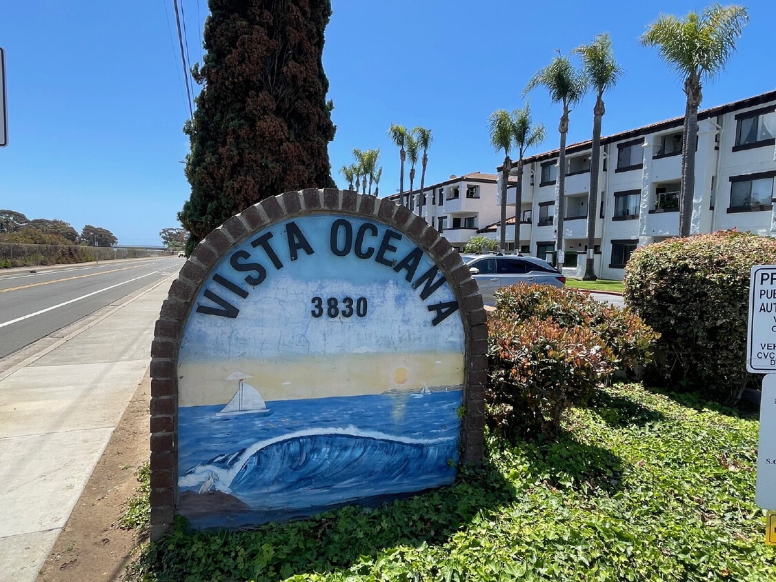 Building Photo - Enjoy the San Clemente lifestyle!