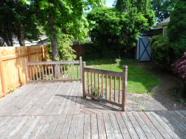 Building Photo - 3 Bedroom 2 Bath Home Newberg OR