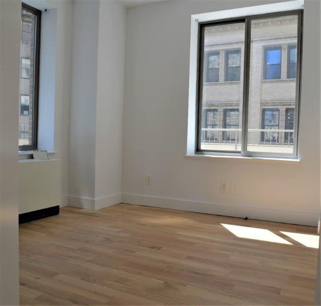 Building Photo - 55 Wall St