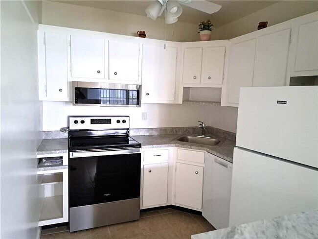 Foto del edificio - 2455 NE 51st St