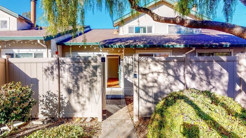 Primary Photo - 6613 Meadow Pines Ave