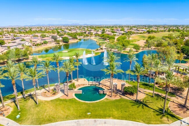 Foto del edificio - 40499 W Shaver Dr