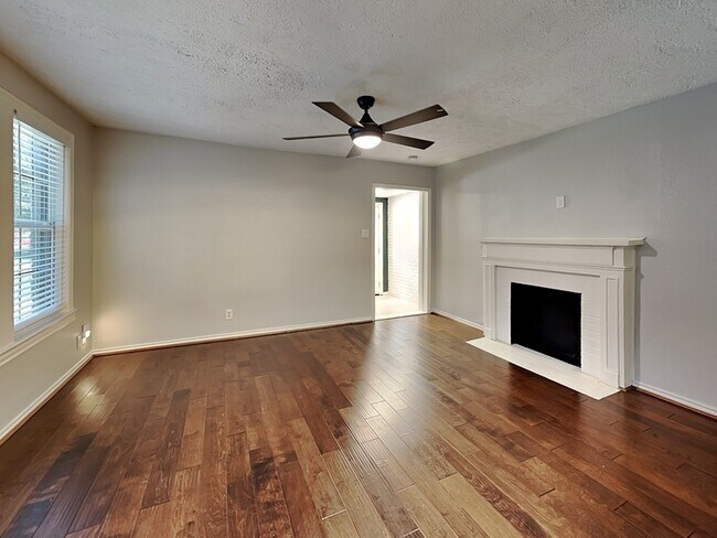 Building Photo - 5115 Mission Ave