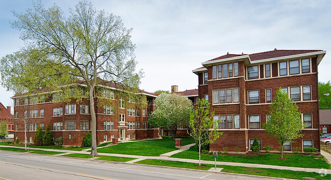 Building Photo - 126-132 N. Elmwood Ave. and 418-426 Lake St.