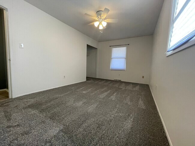 Bedroom 1 w closet - 4006 55th St