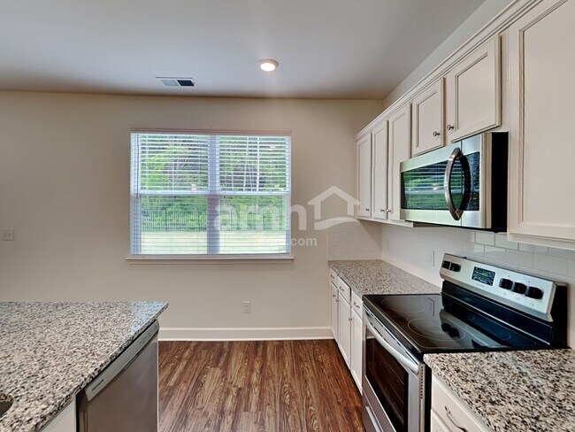 Foto del edificio - 5822 Zurich Rd