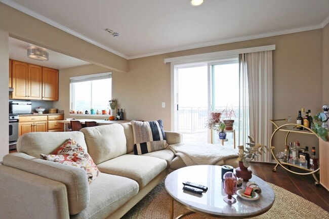 Foto del edificio - 7221 Geary Blvd