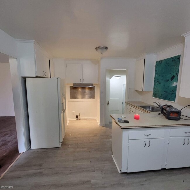 Building Photo - 3 br, 1 bath House - 6200 Lodewyck St