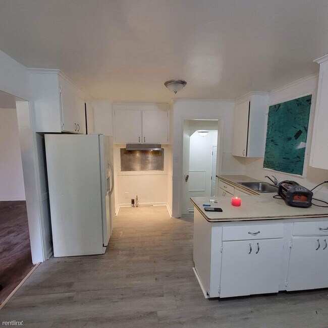 Foto del edificio - 3 br, 1 bath House - 6200 Lodewyck St