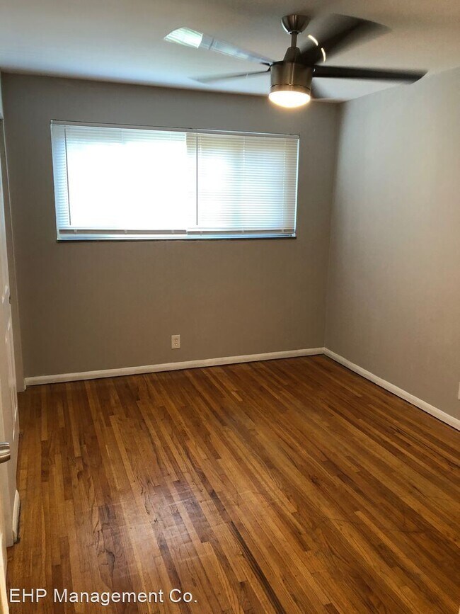 Foto del edificio - 3217 Russell Blvd