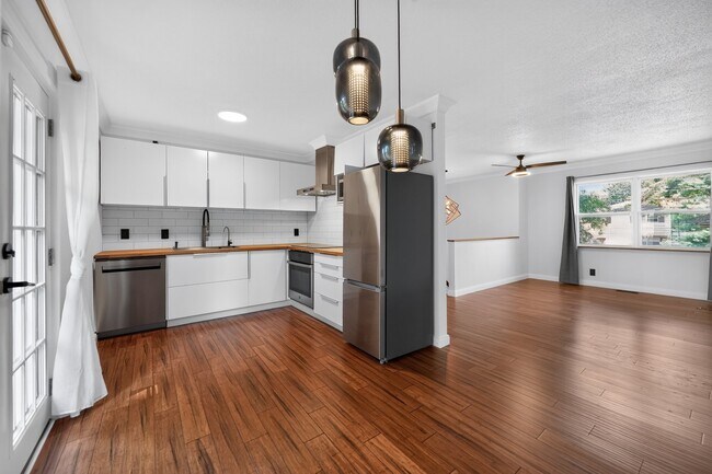 Foto del edificio - 3906 Pickett Dr SW