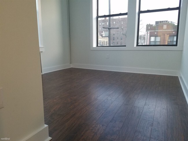Foto del edificio - 992 E 14th St