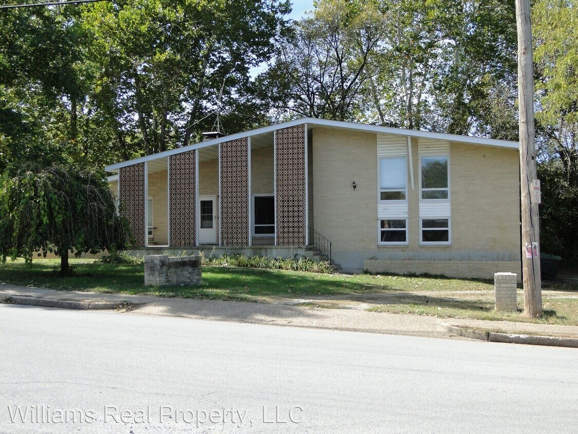 4 br, 1.5 bath House 2307 Vichy Road House Rental in Rolla, MO