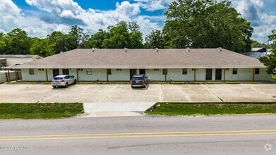 Building Photo - 314 Deare St