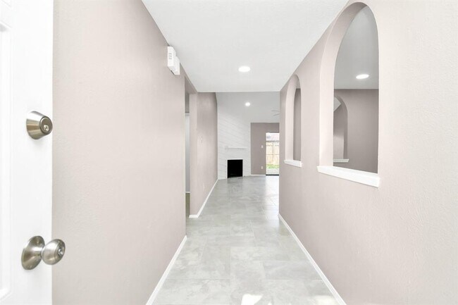 Building Photo - 22910 Summer Green Ln