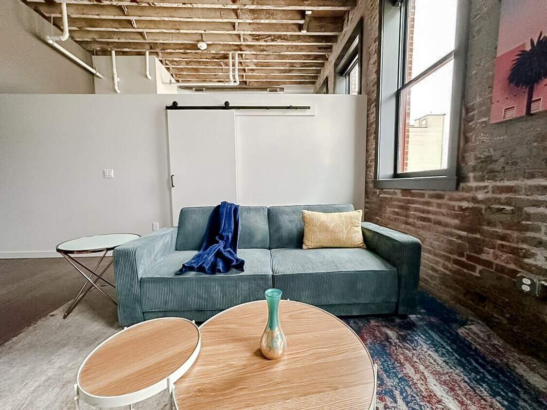 Foto principal - 500 W 7th St N