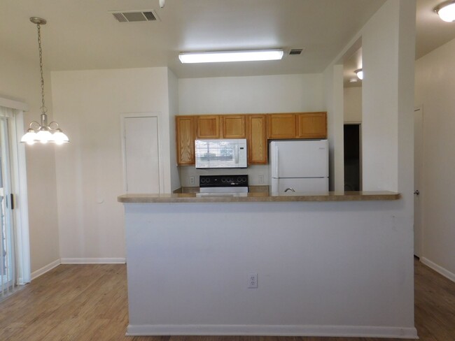Building Photo - 1000 Diamond Dr