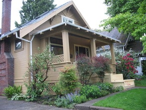 Building Photo - 4324 NE 21st Ave