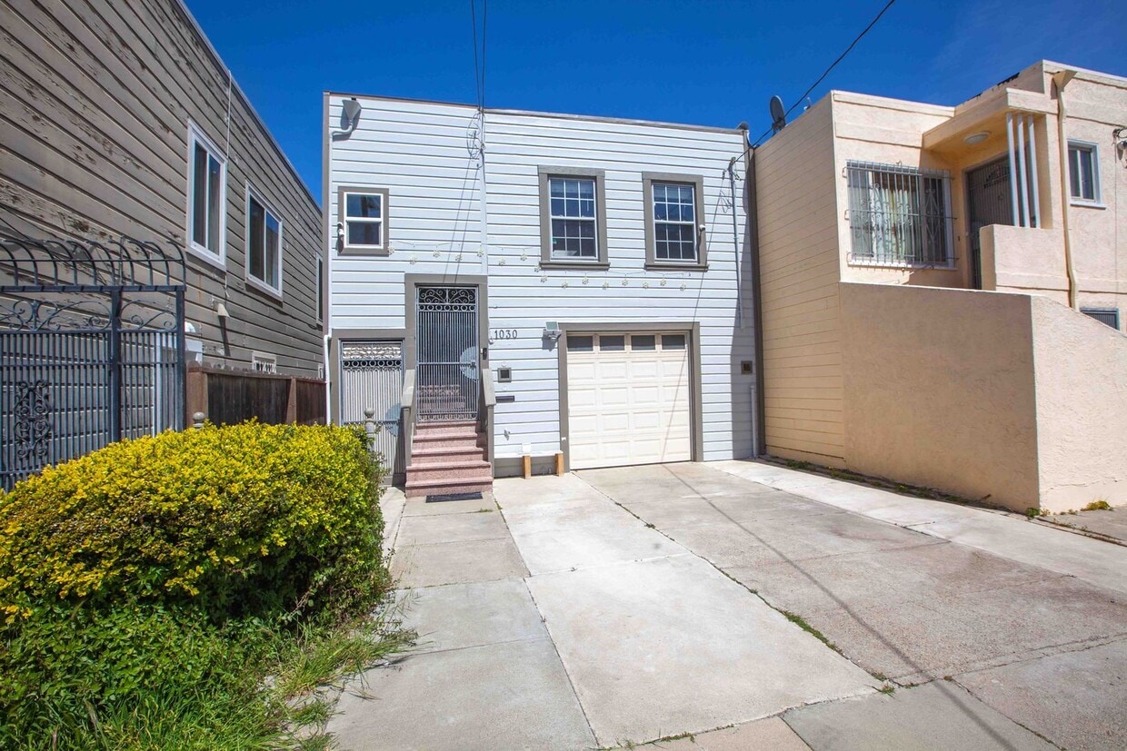 Primary Photo - 1030Hollister