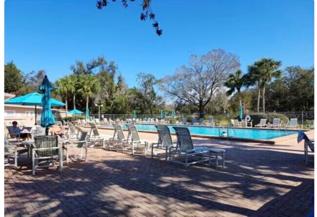 Foto del edificio - 6424 Spring Flower Dr