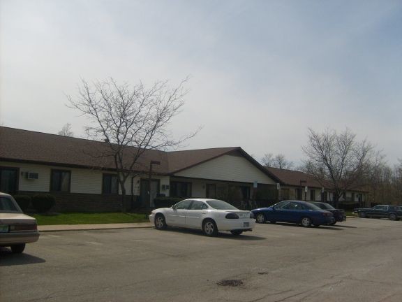 Plenty of Parking, 1 level building - Belle River Court