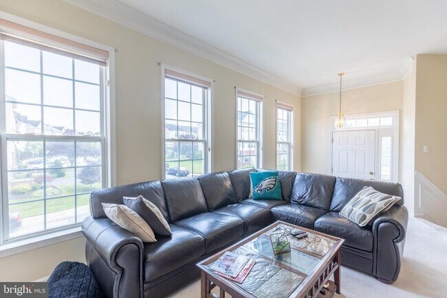 Foto del edificio - 536 E Boxborough Dr