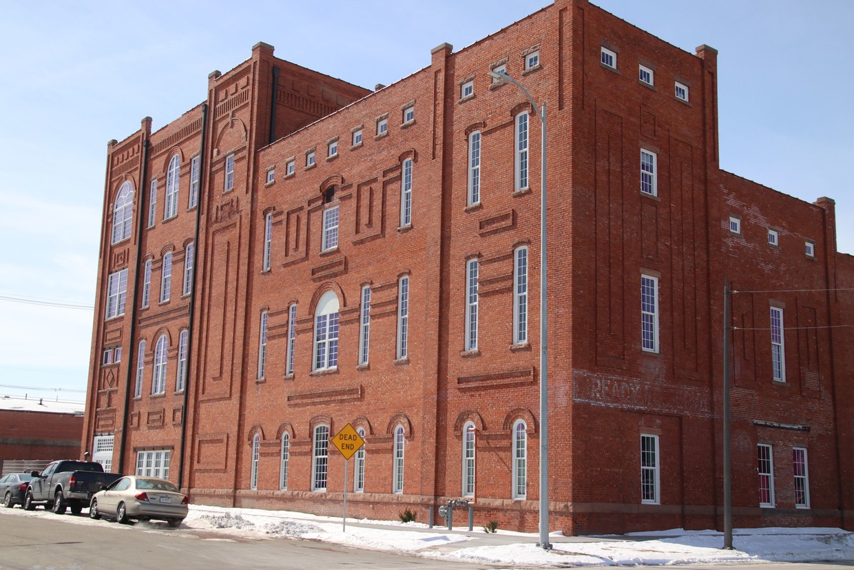 Primary Photo - Brewery Lofts Apartments