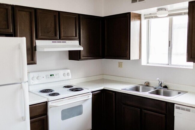 Building Photo - 7273 S Halelani Dr