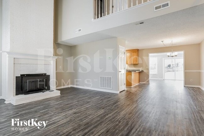 Foto del edificio - 6700 River Hills Dr