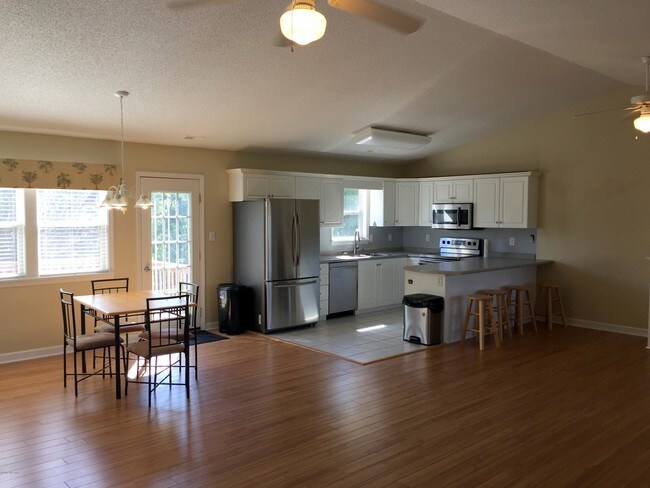 Foto del edificio - 5713 Landing Ct