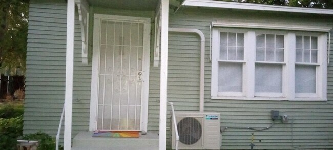 Building Photo - 407 S 19th Ave