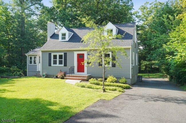 Building Photo - 51 Evergreen Rd