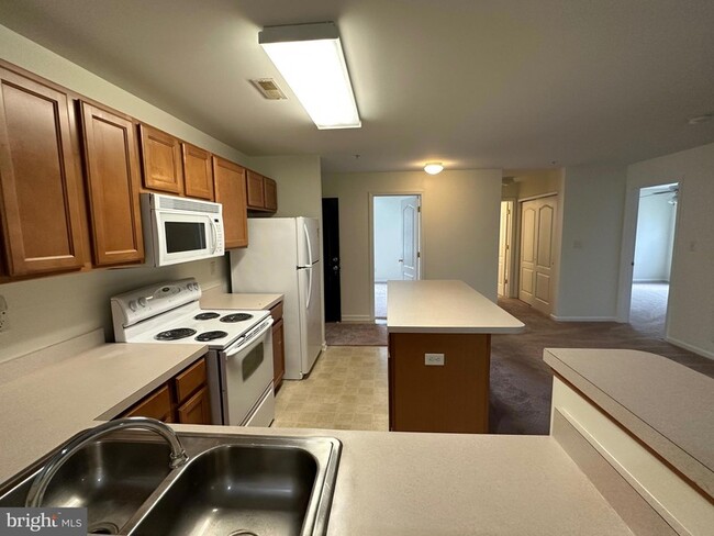 Building Photo - 1101 Caitlins Way