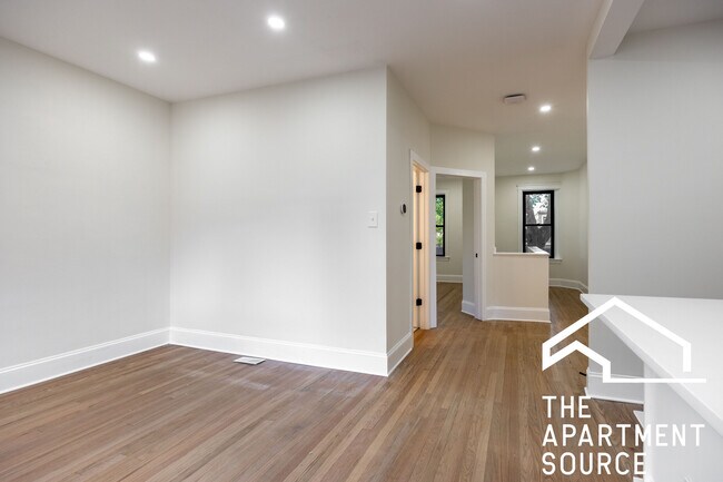 Foto del edificio - 4638 N Hamilton Ave