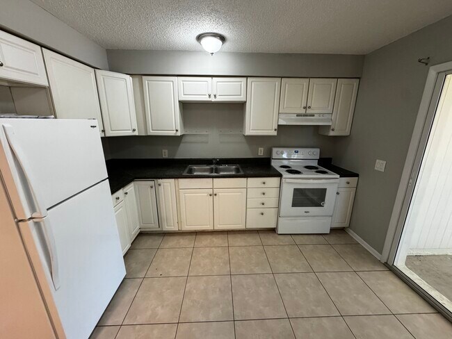 Foto del edificio - 118 Abel Rd NW