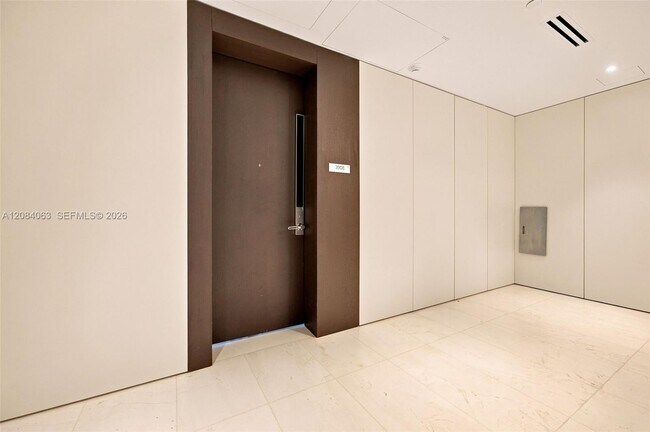 Building Photo - 300 Biscayne Blvd Way