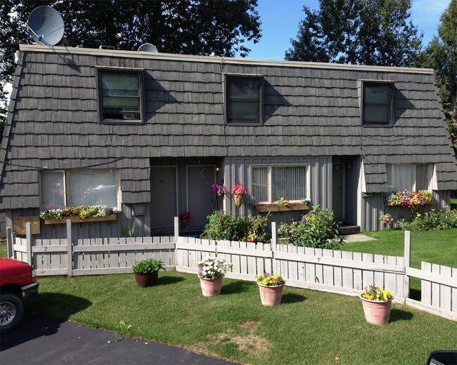 Building Photo - 1509 W 40th Ave