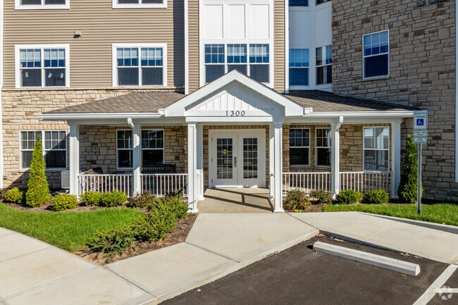 Building Photo - Parkway Lofts