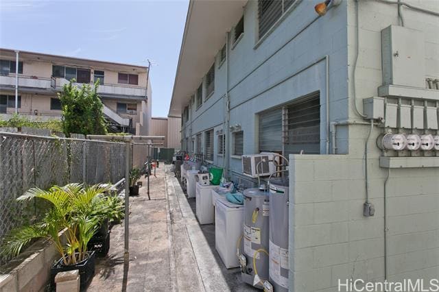 Building Photo - 931 Hikina Ln