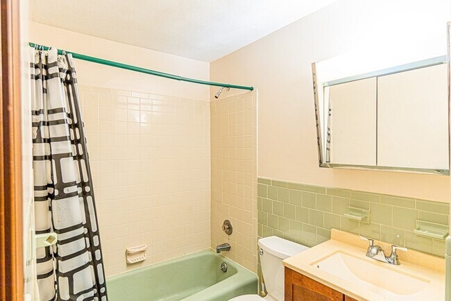 Building Photo - 2 Filbert St