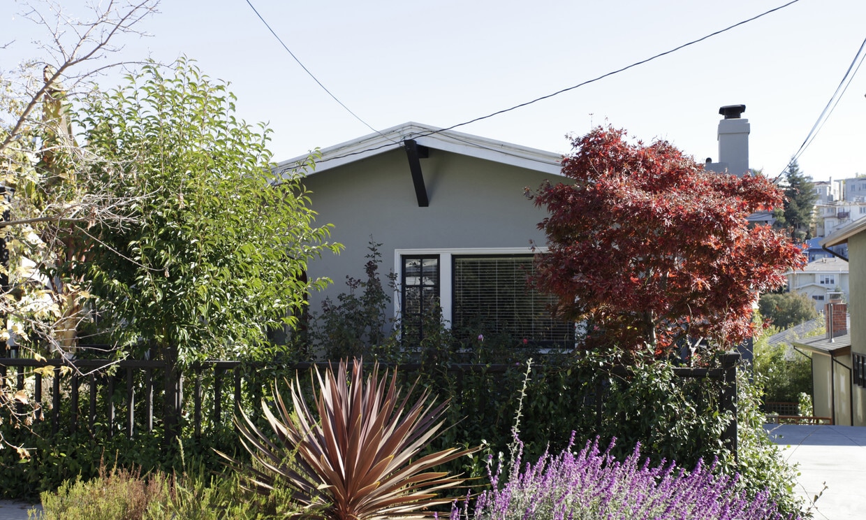 Building Photo - 552 Valle Vista Ave