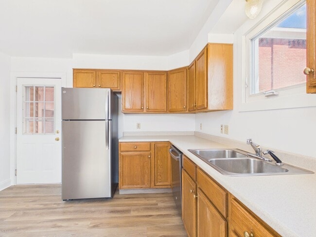 Building Photo - 1099 2nd St