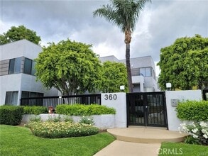 Building Photo - 360 S Los Robles Ave