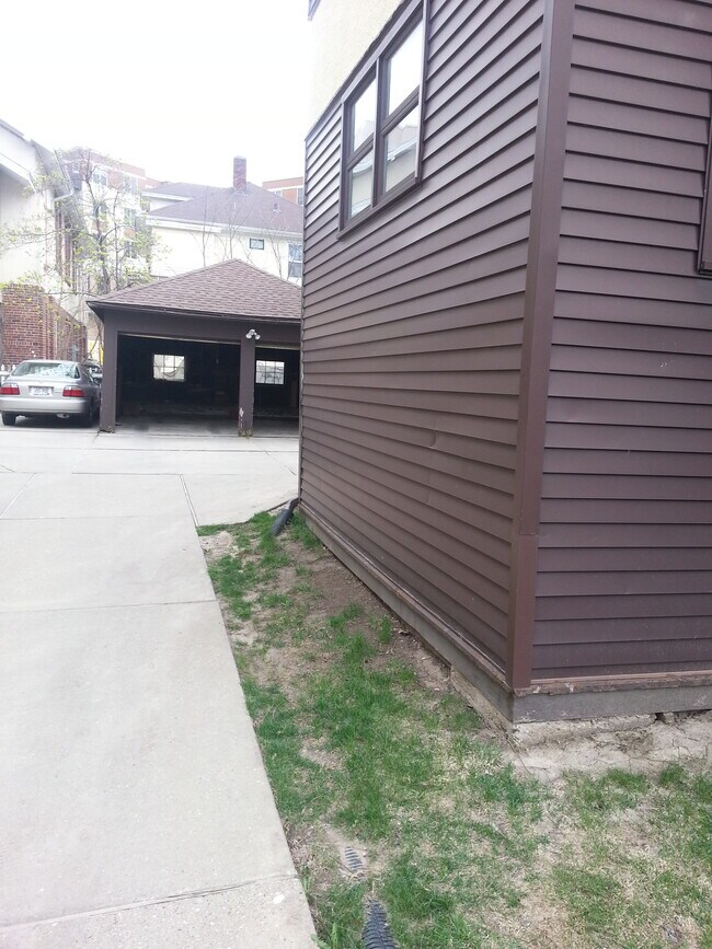 Foto del edificio - 1809 Keyes Ave